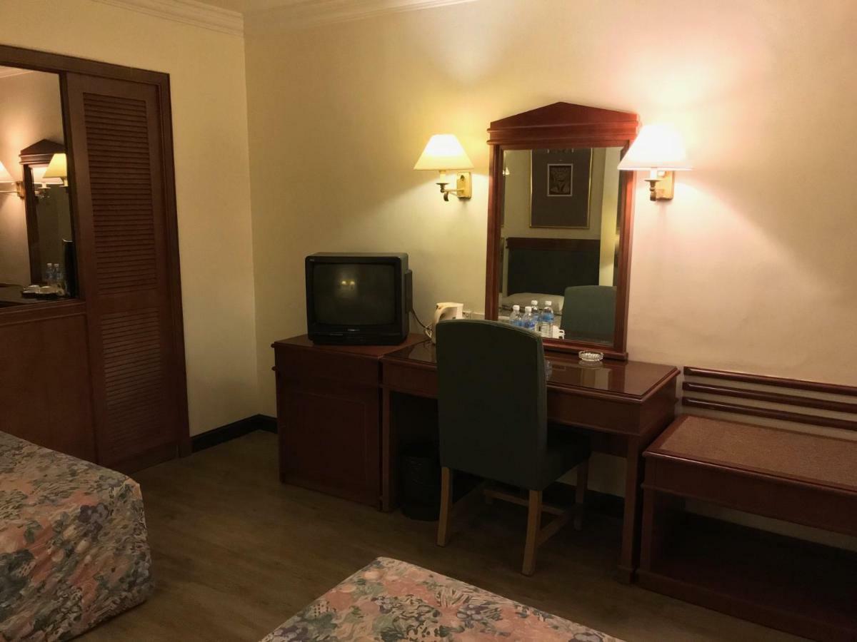 The Executive Hotel Lahad Datu Exterior foto