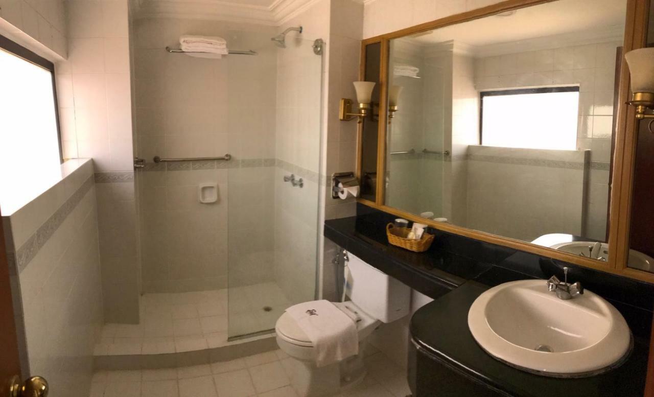 The Executive Hotel Lahad Datu Exterior foto